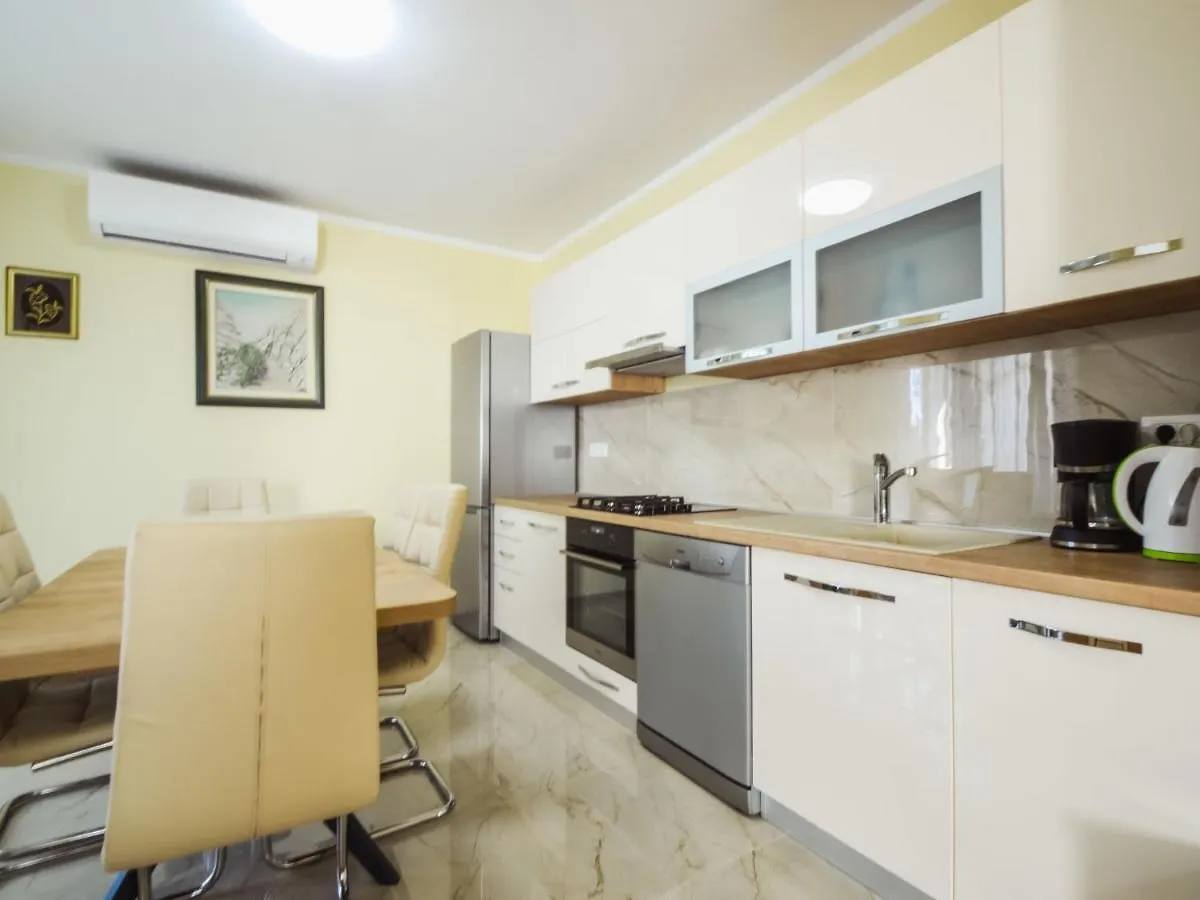 Apartment Ana By Interhome 스타리그라드 파클레니차 0*,  크로아티아